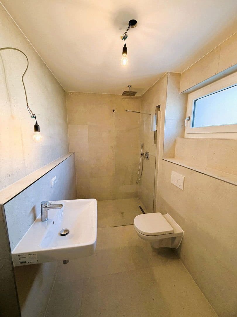 Predaj domu 152 m², pozemek 521 m², Siedlerstraße 4, Baierbrunn, Bavorsko Predaj domu 152 m², pozemek 521 m², Siedlerstraße 4, Baierbrunn, Bavorsko