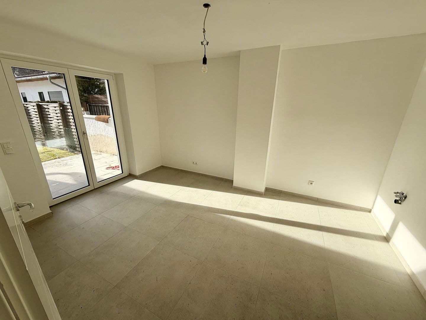 Predaj domu 152 m², pozemek 521 m², Siedlerstraße 4, Baierbrunn, Bavorsko Predaj domu 152 m², pozemek 521 m², Siedlerstraße 4, Baierbrunn, Bavorsko