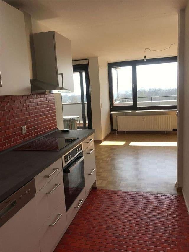 Prenájom bytu 2-izbový 97 m², Tübingen, Bádensko-Wurttembersko Prenájom bytu 2-izbový 97 m², Tübingen, Bádensko-Wurttembersko