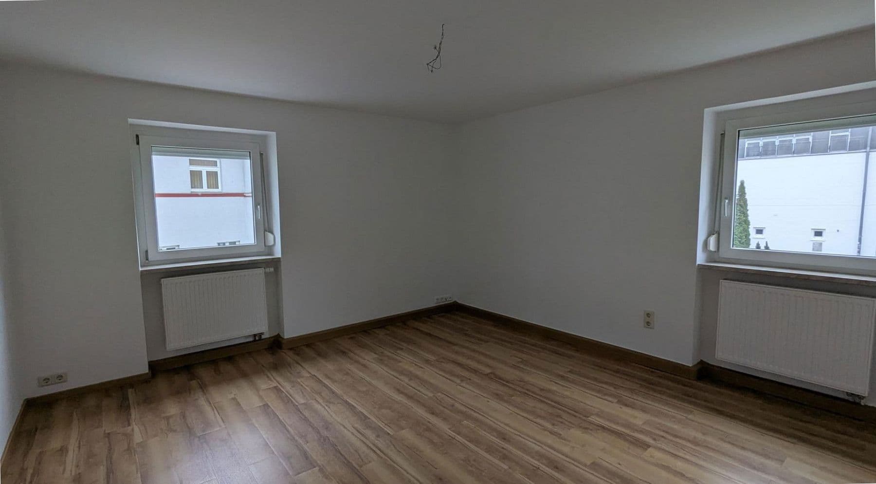 Prenájom bytu 4-izbový 110 m², Sonneberg, Durínsko Prenájom bytu 4-izbový 110 m², Sonneberg, Durínsko