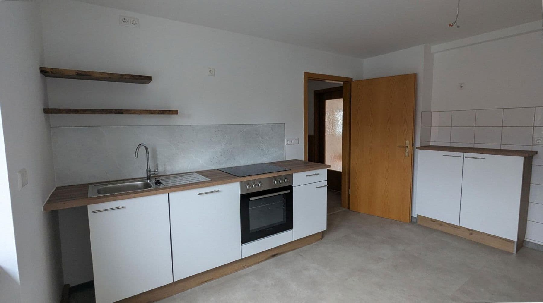 Prenájom bytu 4-izbový 110 m², Sonneberg, Durínsko Prenájom bytu 4-izbový 110 m², Sonneberg, Durínsko