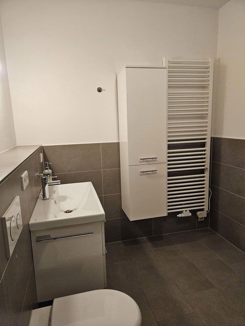 Prenájom bytu 3-izbový 82 m², Norderstedt, Šlezvicko-Holštajnsko Prenájom bytu 3-izbový 82 m², Norderstedt, Šlezvicko-Holštajnsko