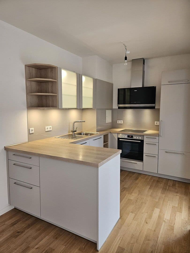 Prenájom bytu 3-izbový 82 m², Norderstedt, Šlezvicko-Holštajnsko Prenájom bytu 3-izbový 82 m², Norderstedt, Šlezvicko-Holštajnsko