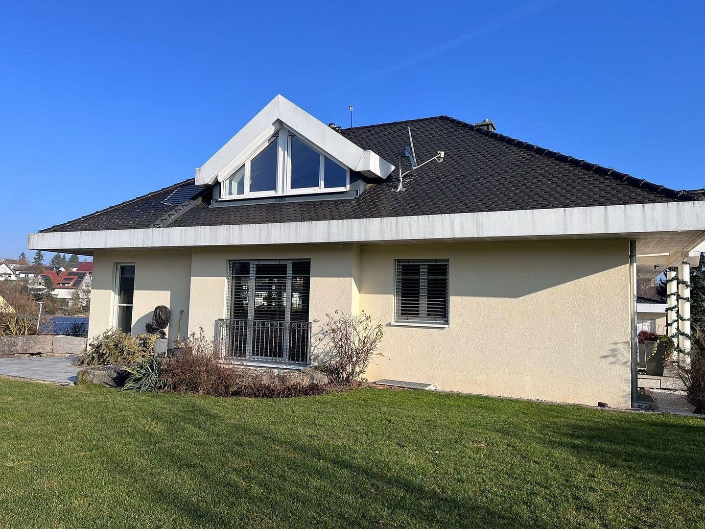 Predaj domu 284 m², pozemek 770 m², Remlingen, Bavorsko Predaj domu 284 m², pozemek 770 m², Remlingen, Bavorsko