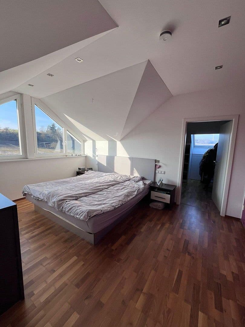 Predaj domu 284 m², pozemek 770 m², Remlingen, Bavorsko Predaj domu 284 m², pozemek 770 m², Remlingen, Bavorsko