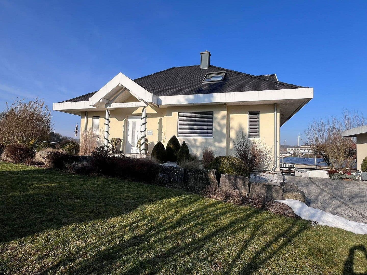 Predaj domu 284 m², pozemek 770 m², Remlingen, Bavorsko Predaj domu 284 m², pozemek 770 m², Remlingen, Bavorsko