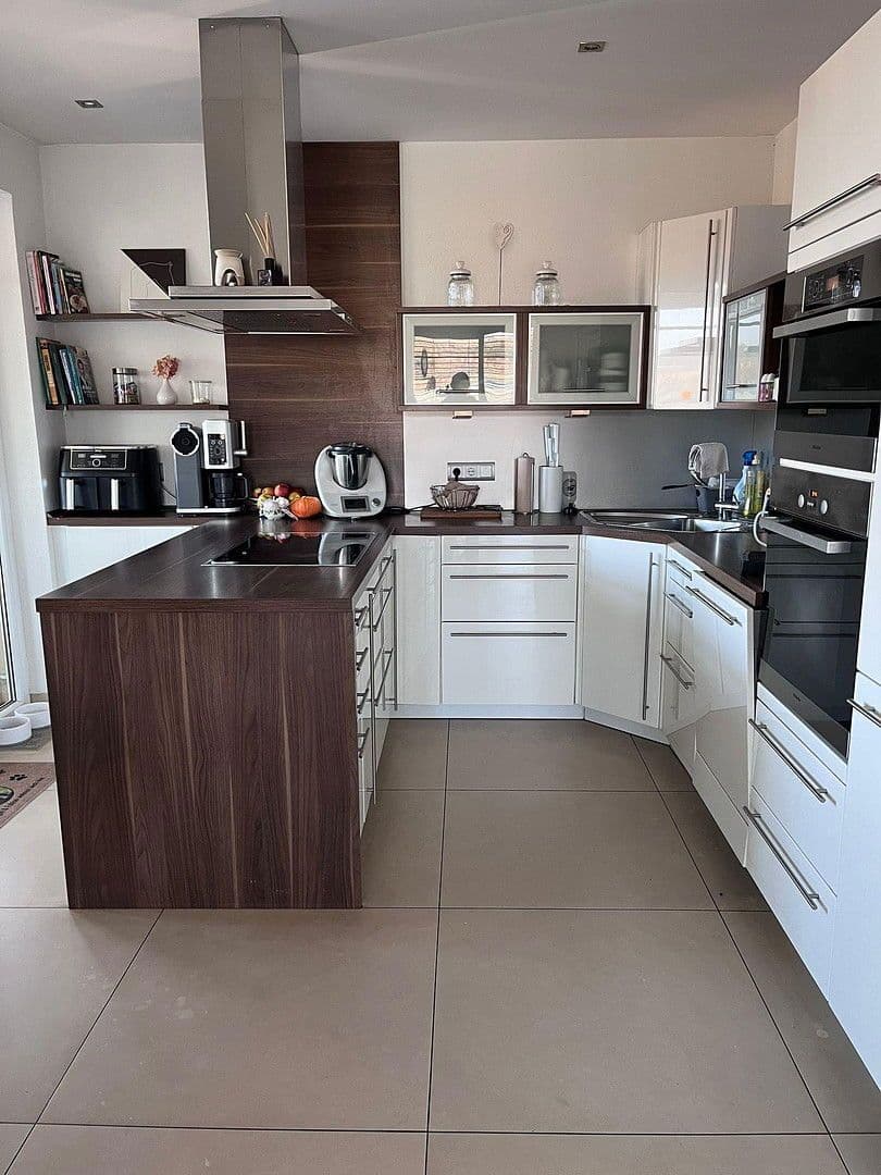 Predaj domu 284 m², pozemek 770 m², Remlingen, Bavorsko Predaj domu 284 m², pozemek 770 m², Remlingen, Bavorsko