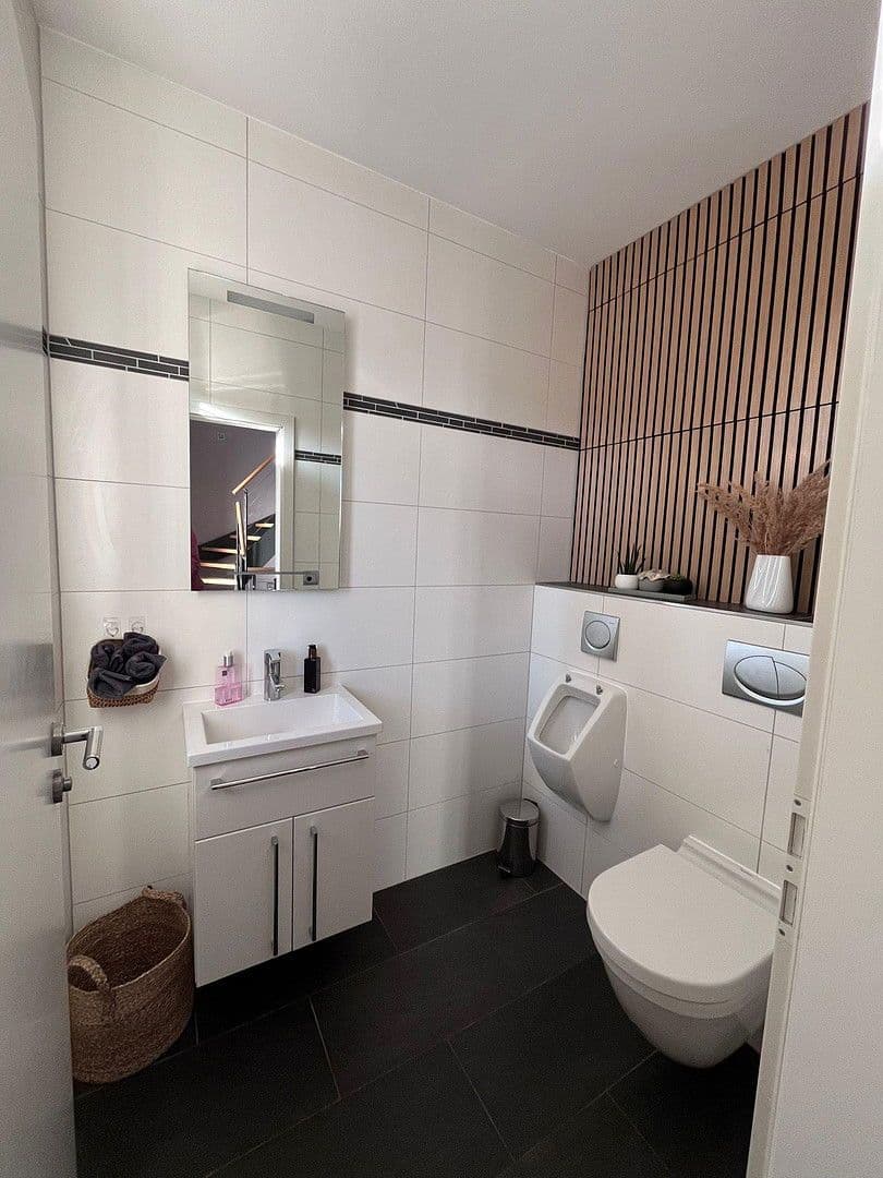 Predaj domu 284 m², pozemek 770 m², Remlingen, Bavorsko Predaj domu 284 m², pozemek 770 m², Remlingen, Bavorsko