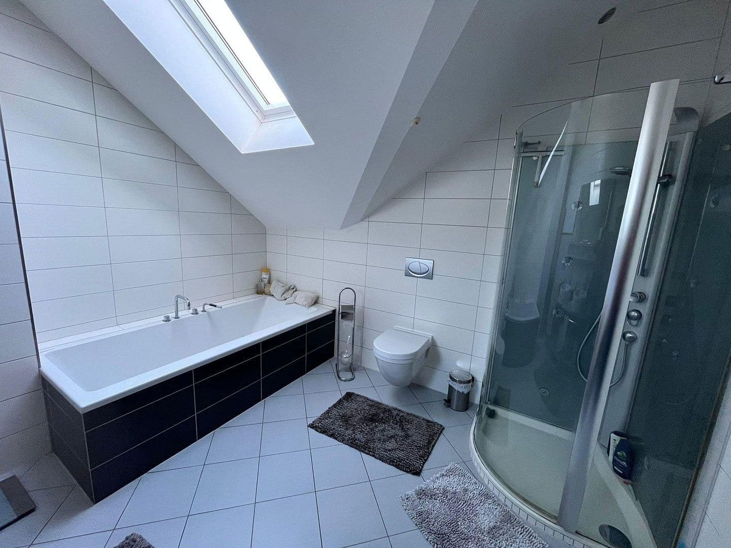 Predaj domu 284 m², pozemek 770 m², Remlingen, Bavorsko Predaj domu 284 m², pozemek 770 m², Remlingen, Bavorsko