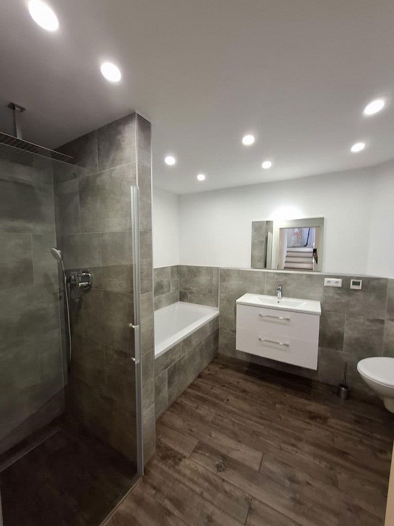 Predaj domu 130 m², pozemek 209 m², Albstadt, Bádensko-Wurttembersko Predaj domu 130 m², pozemek 209 m², Albstadt, Bádensko-Wurttembersko