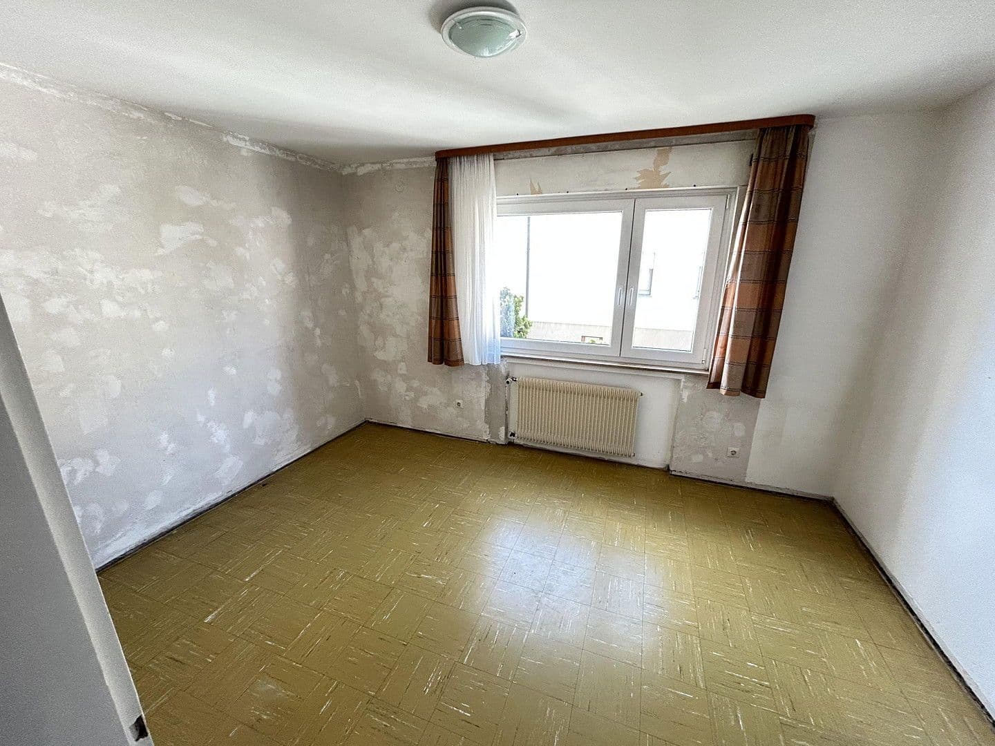 Predaj domu 250 m², pozemek 1.053 m², Ehningen, Bádensko-Wurttembersko Predaj domu 250 m², pozemek 1.053 m², Ehningen, Bádensko-Wurttembersko