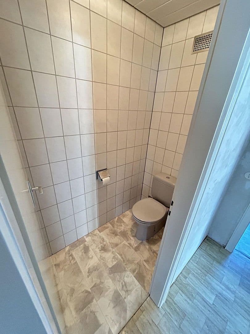 Predaj domu 250 m², pozemek 1.053 m², Ehningen, Bádensko-Wurttembersko Predaj domu 250 m², pozemek 1.053 m², Ehningen, Bádensko-Wurttembersko