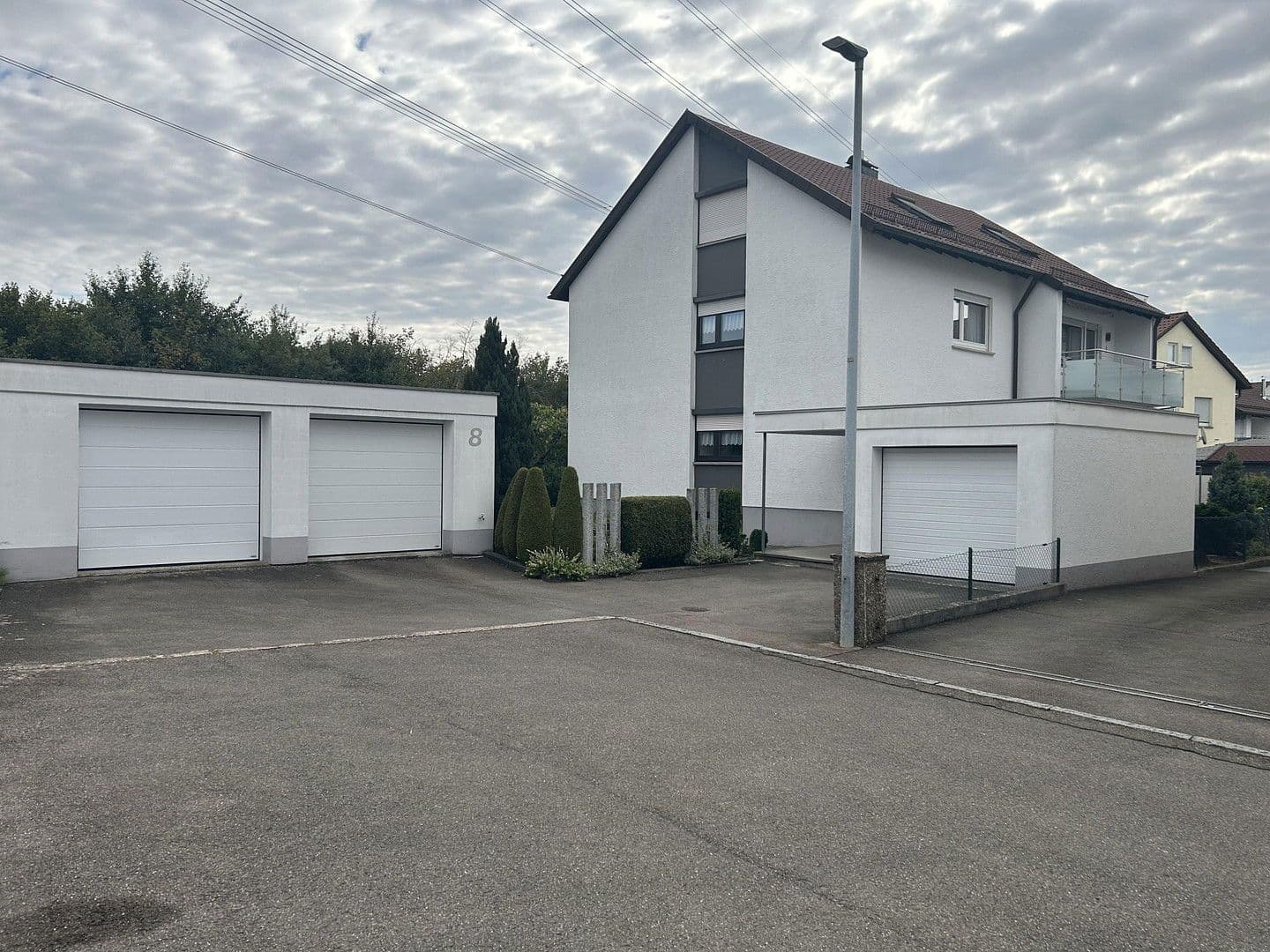 Predaj domu 250 m², pozemek 1.053 m², Ehningen, Bádensko-Wurttembersko Predaj domu 250 m², pozemek 1.053 m², Ehningen, Bádensko-Wurttembersko