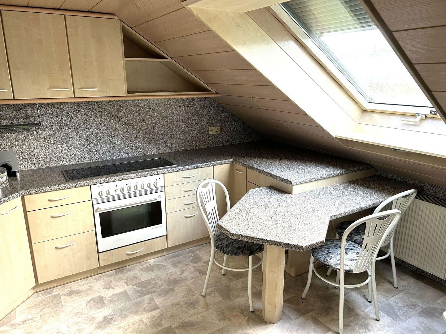 Predaj domu 250 m², pozemek 1.053 m², Ehningen, Bádensko-Wurttembersko Predaj domu 250 m², pozemek 1.053 m², Ehningen, Bádensko-Wurttembersko