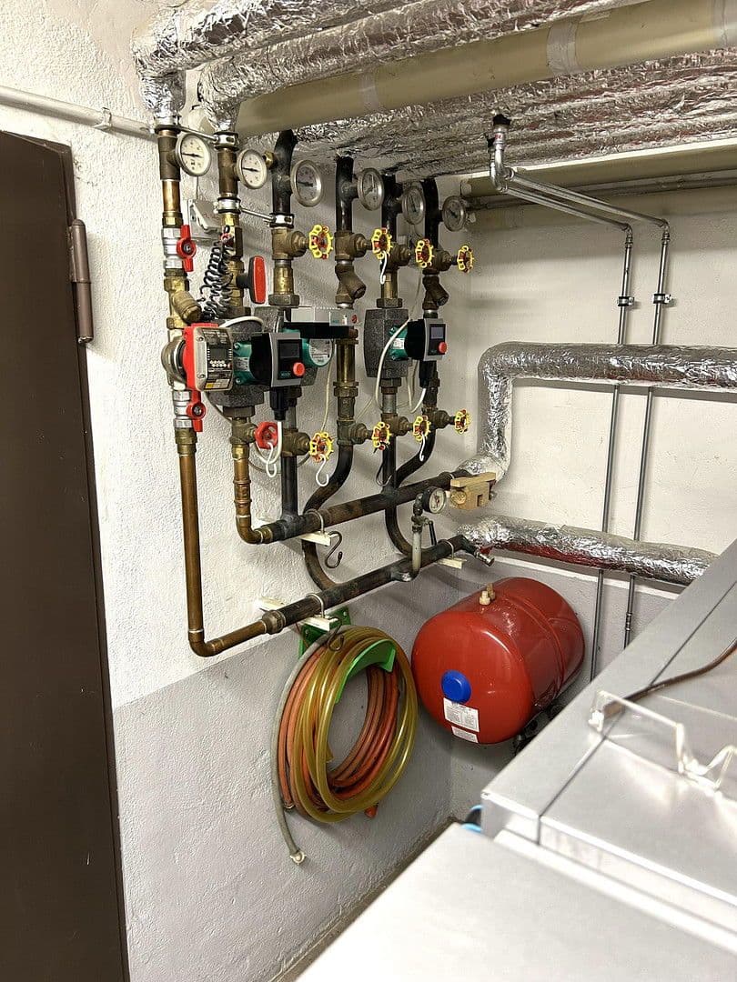 Predaj domu 250 m², pozemek 1.053 m², Ehningen, Bádensko-Wurttembersko Predaj domu 250 m², pozemek 1.053 m², Ehningen, Bádensko-Wurttembersko