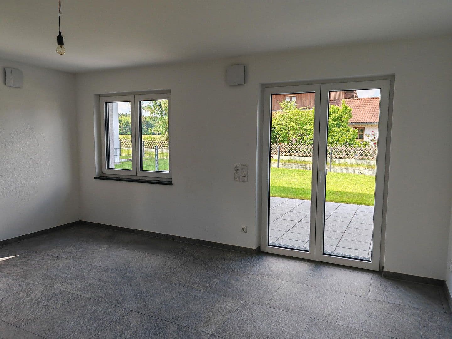 Predaj domu 153 m², pozemek 206 m², Erlenweg, Brunnthal, Bavorsko Predaj domu 153 m², pozemek 206 m², Erlenweg, Brunnthal, Bavorsko
