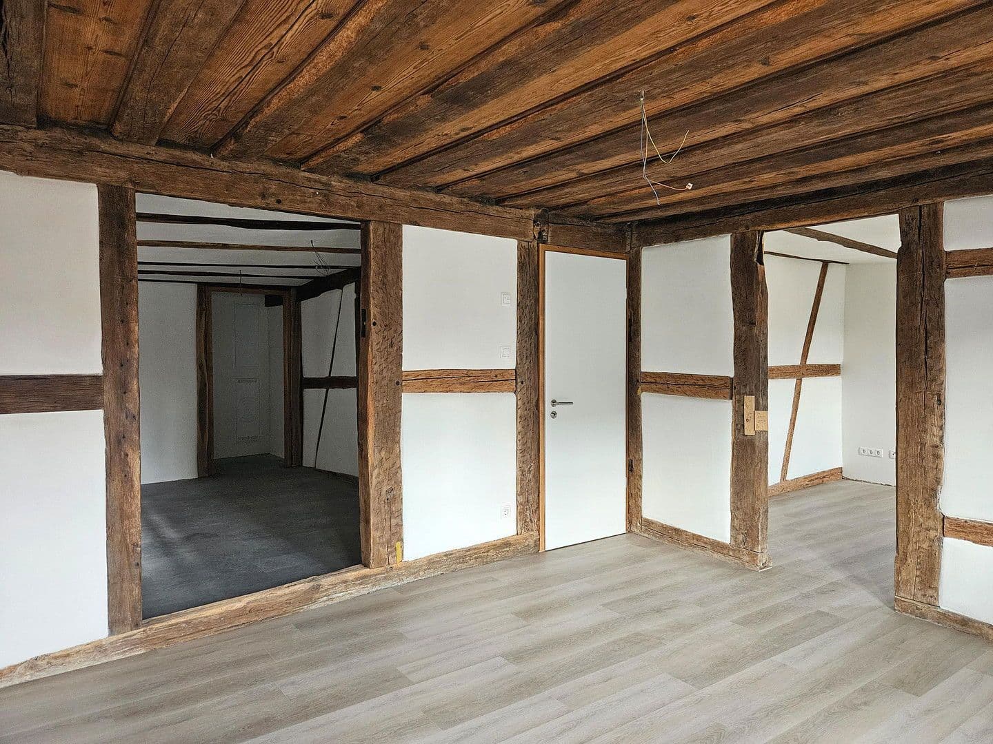 Prenájom bytu 5-izbový 128 m², Mühlacker, Bádensko-Wurttembersko Prenájom bytu 5-izbový 128 m², Mühlacker, Bádensko-Wurttembersko