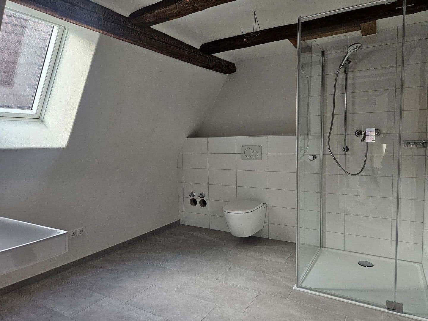 Prenájom bytu 5-izbový 128 m², Mühlacker, Bádensko-Wurttembersko Prenájom bytu 5-izbový 128 m², Mühlacker, Bádensko-Wurttembersko