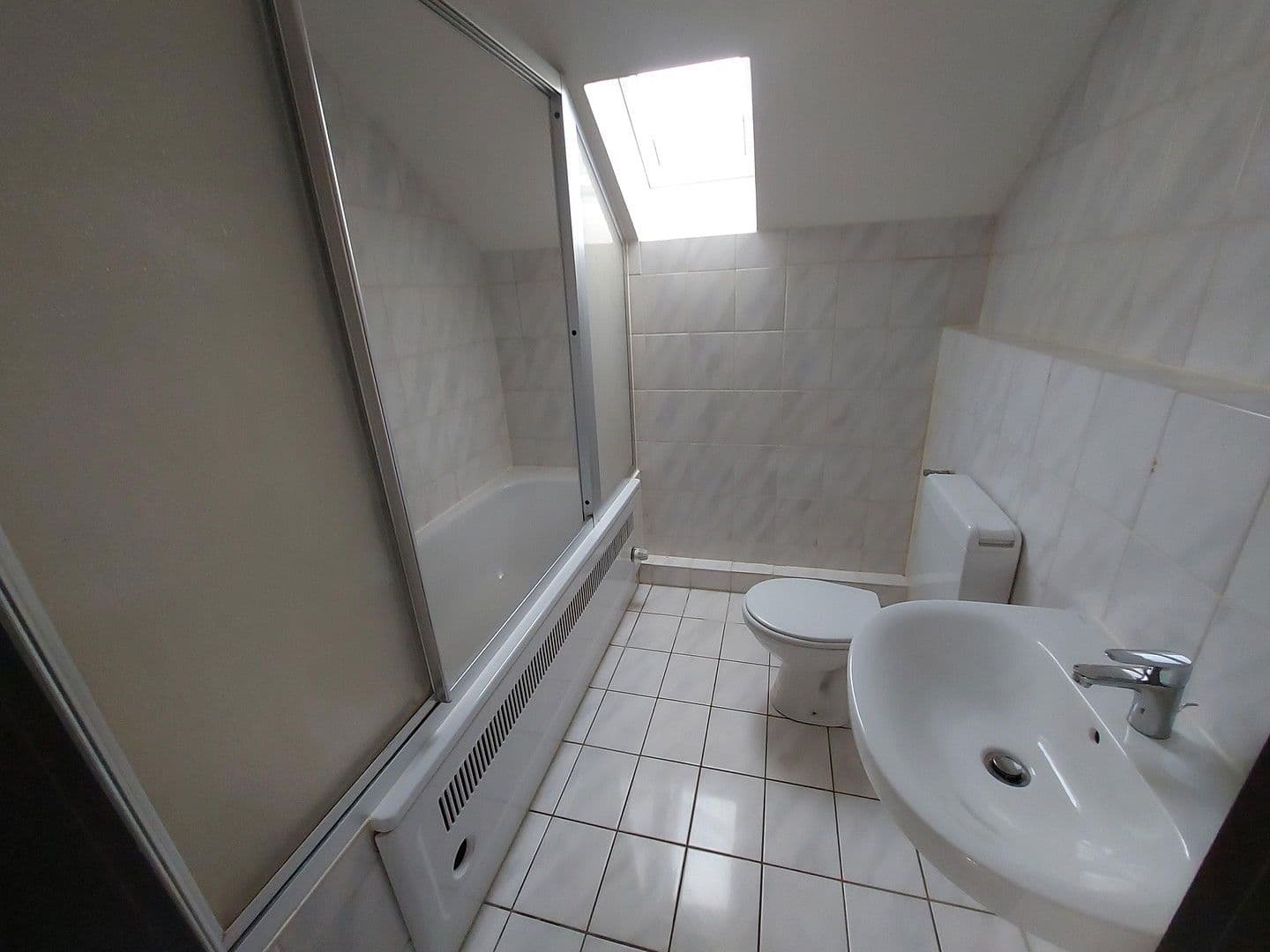 Prenájom bytu 1-izbový 35 m², Köln, Severné Porýnie - Westfálsko Prenájom bytu 1-izbový 35 m², Köln, Severné Porýnie - Westfálsko