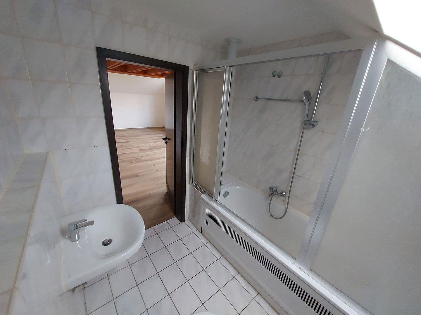 Prenájom bytu 1-izbový 35 m², Köln, Severné Porýnie - Westfálsko Prenájom bytu 1-izbový 35 m², Köln, Severné Porýnie - Westfálsko