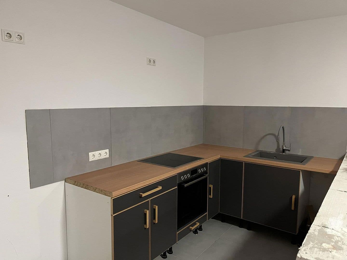 Predaj domu 220 m², pozemek 530 m², Gönnersdorf, Porýnie-Falcko Predaj domu 220 m², pozemek 530 m², Gönnersdorf, Porýnie-Falcko
