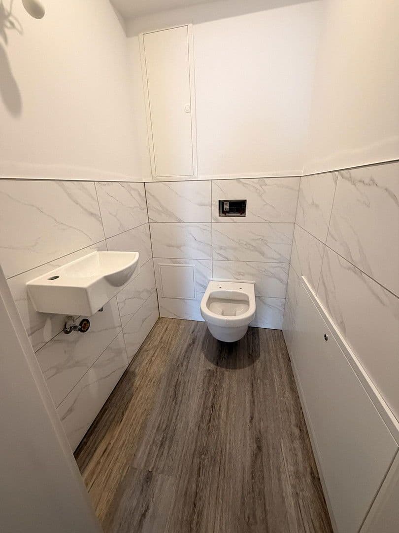 Prenájom domu 80 m², pozemek 370 m², Römerberg, Porýnie-Falcko Prenájom domu 80 m², pozemek 370 m², Römerberg, Porýnie-Falcko