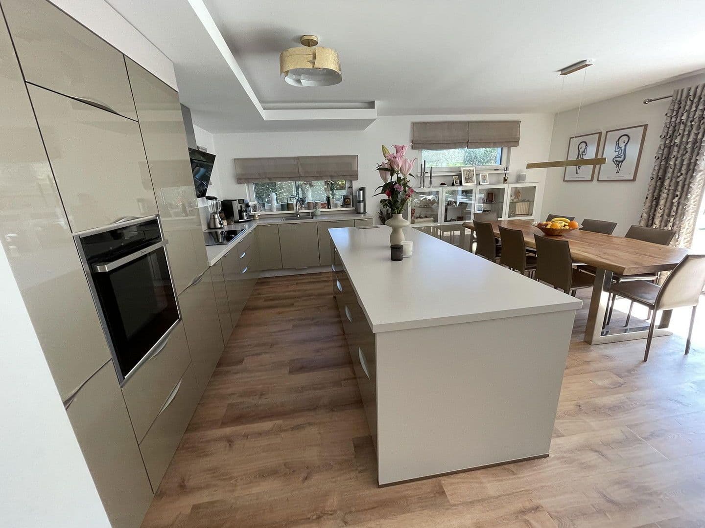 Predaj domu 253 m², pozemek 327 m², Baden-Baden, Bádensko-Wurttembersko Predaj domu 253 m², pozemek 327 m², Baden-Baden, Bádensko-Wurttembersko