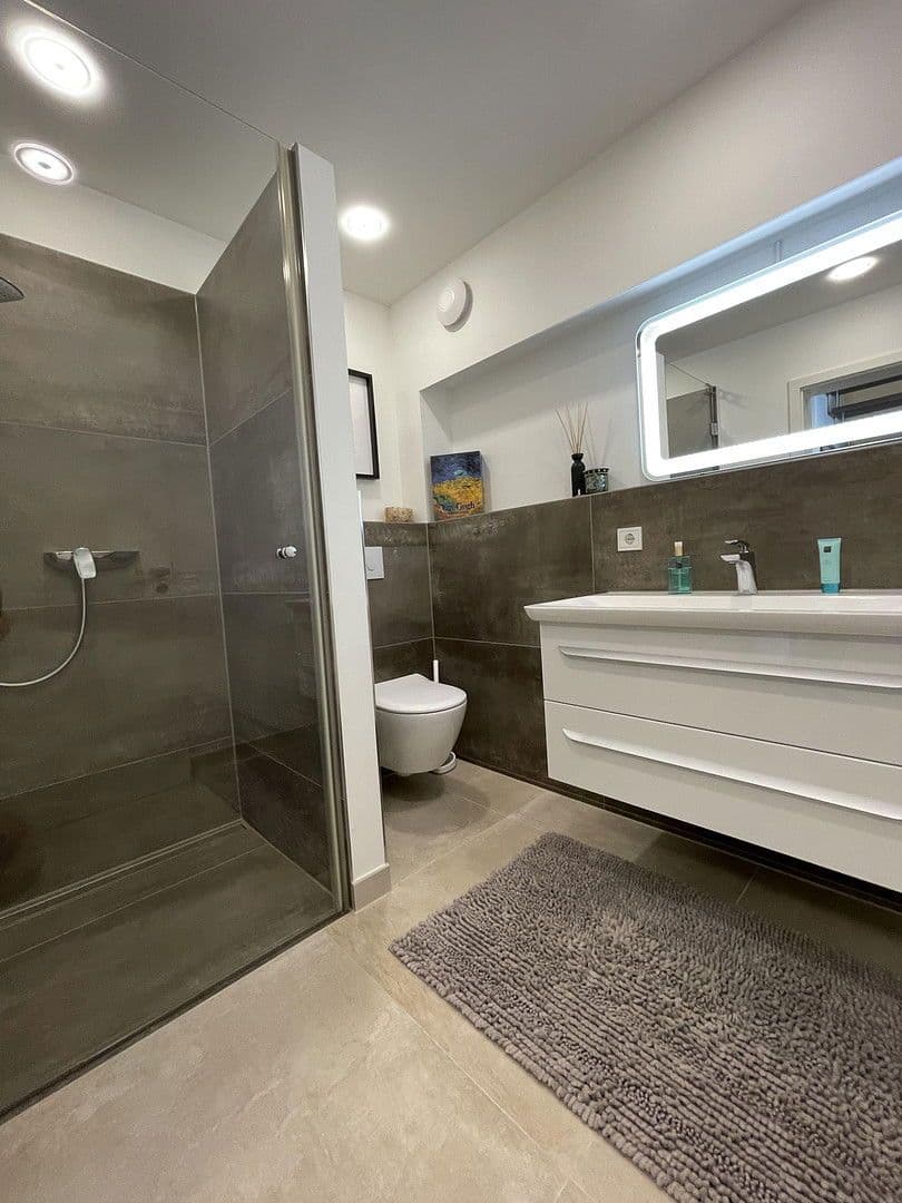 Predaj domu 253 m², pozemek 327 m², Baden-Baden, Bádensko-Wurttembersko Predaj domu 253 m², pozemek 327 m², Baden-Baden, Bádensko-Wurttembersko