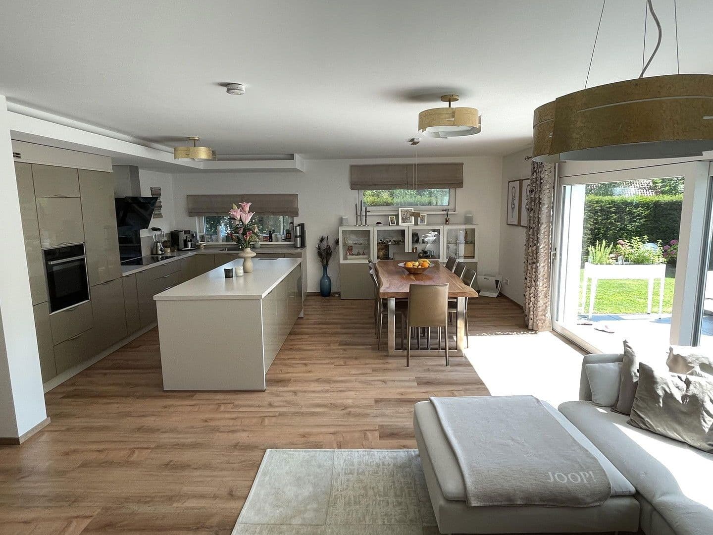 Predaj domu 253 m², pozemek 327 m², Baden-Baden, Bádensko-Wurttembersko Predaj domu 253 m², pozemek 327 m², Baden-Baden, Bádensko-Wurttembersko