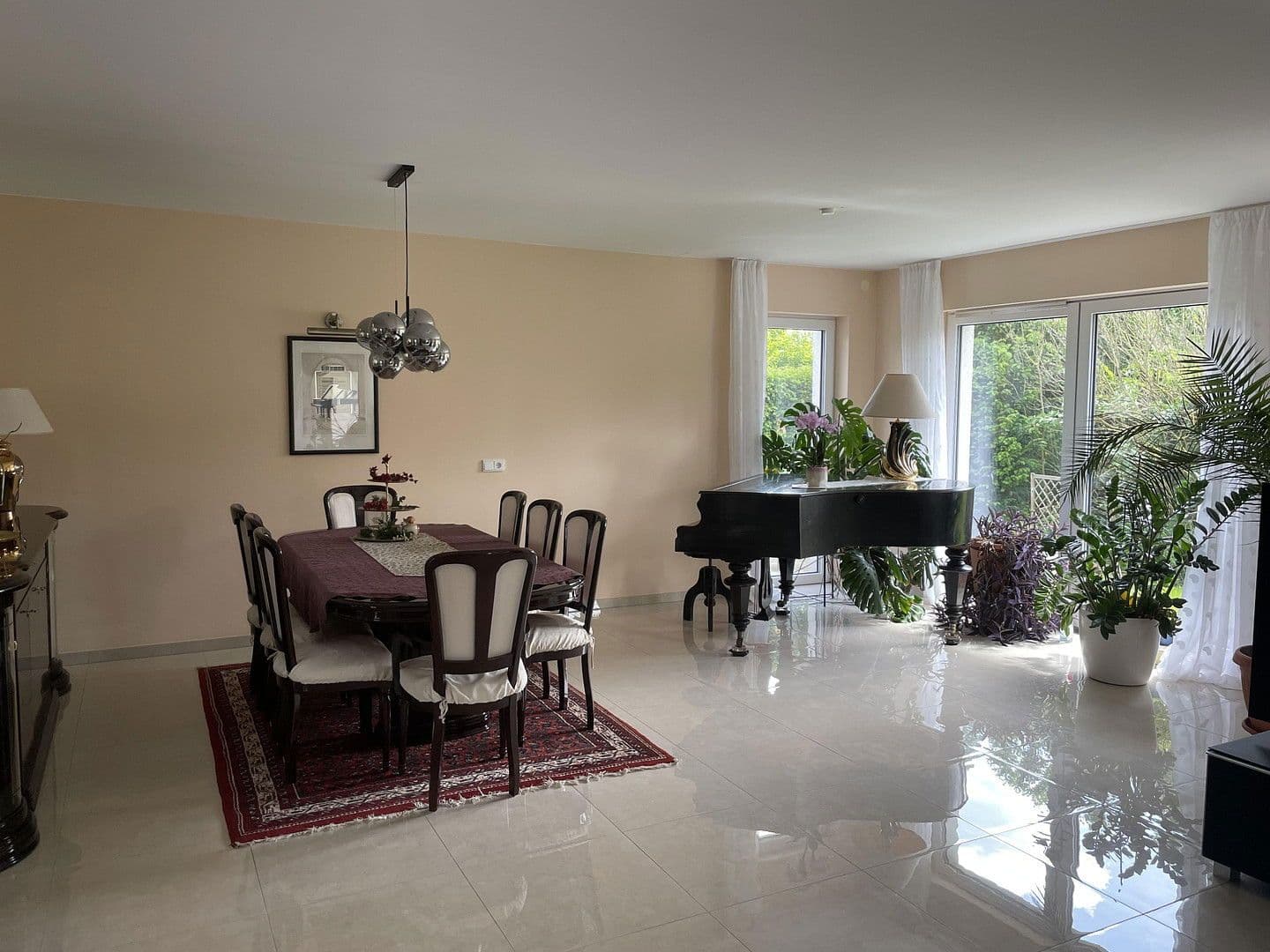 Predaj domu 292 m², pozemek 503 m², Peine, Dolné Sasko Predaj domu 292 m², pozemek 503 m², Peine, Dolné Sasko