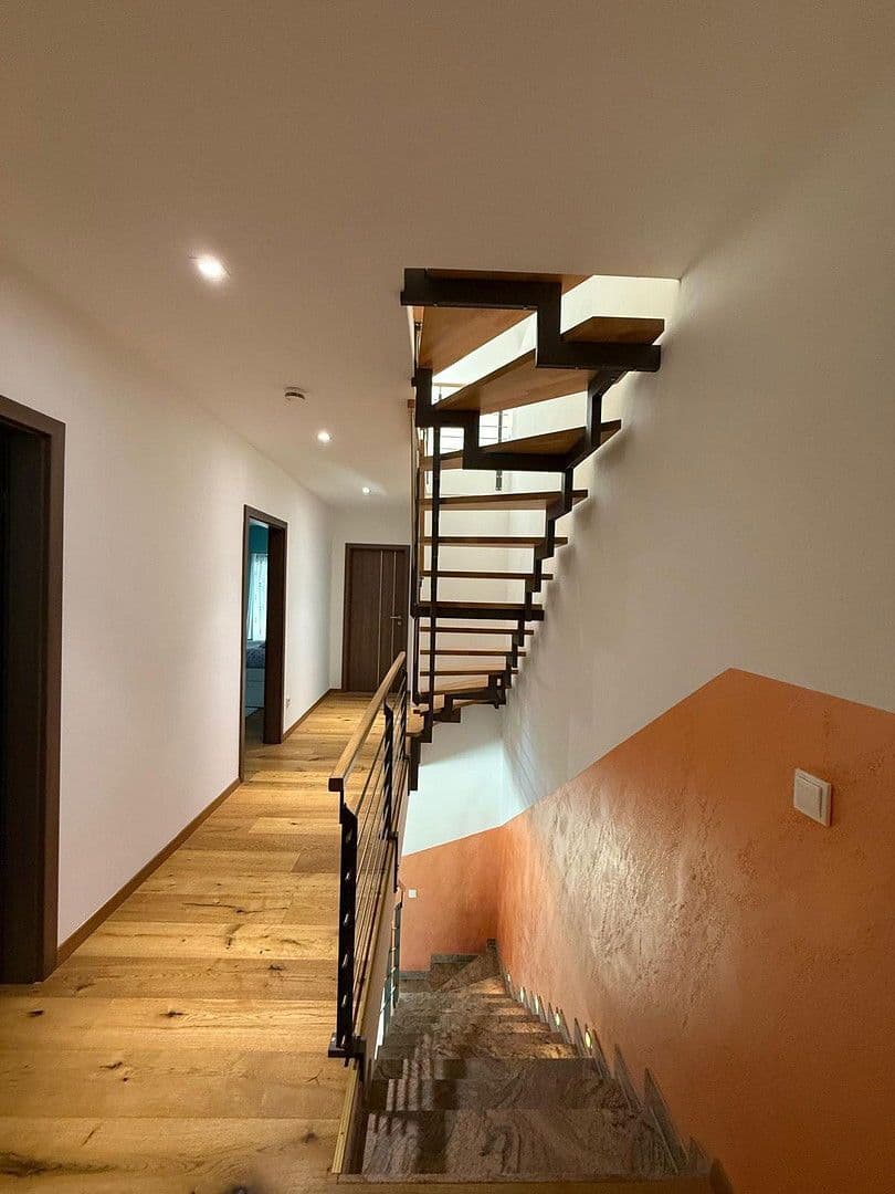 Predaj domu 263 m², pozemek 880 m², Schwabach, Bavorsko Predaj domu 263 m², pozemek 880 m², Schwabach, Bavorsko