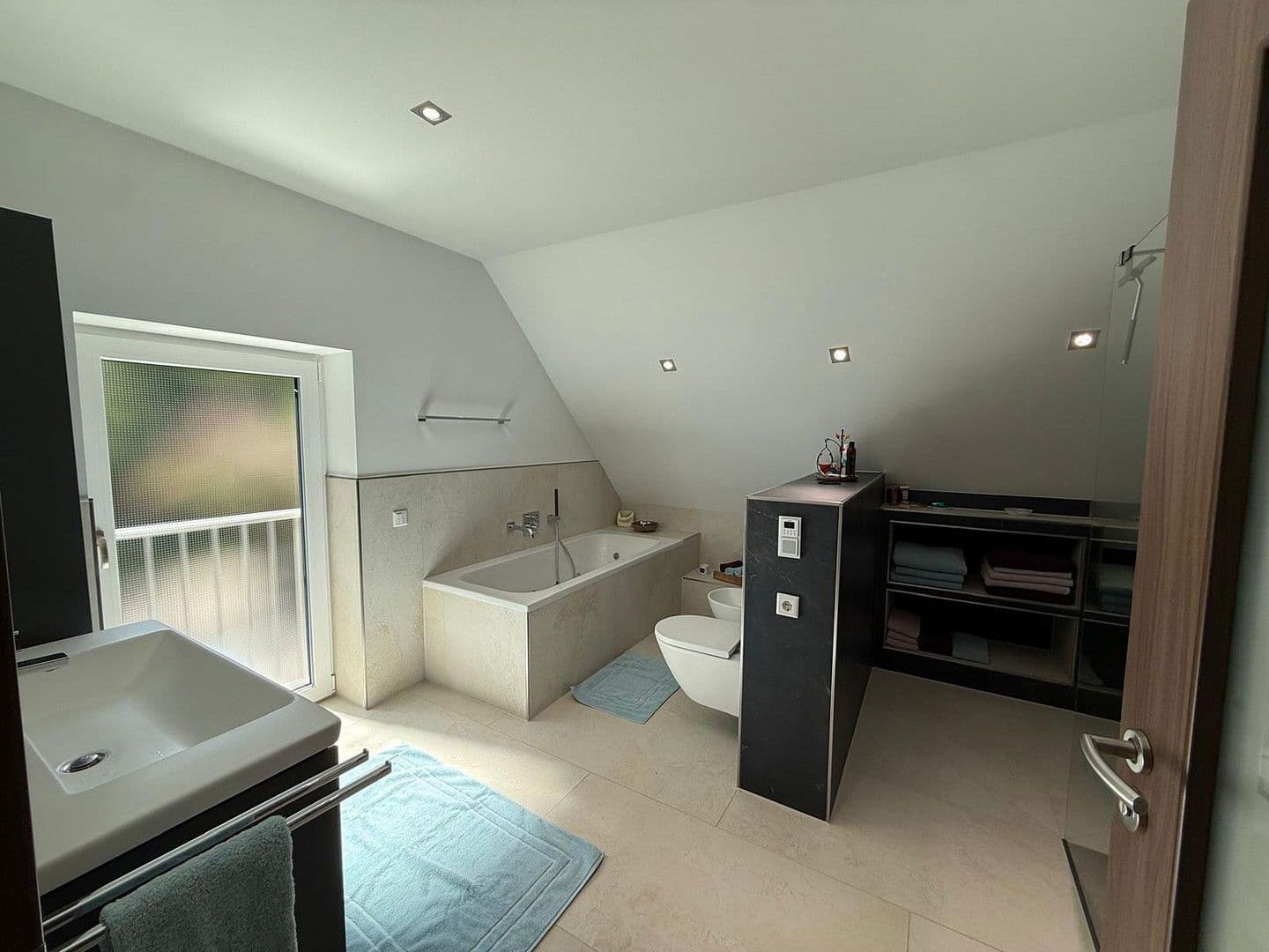 Predaj domu 263 m², pozemek 880 m², Schwabach, Bavorsko Predaj domu 263 m², pozemek 880 m², Schwabach, Bavorsko