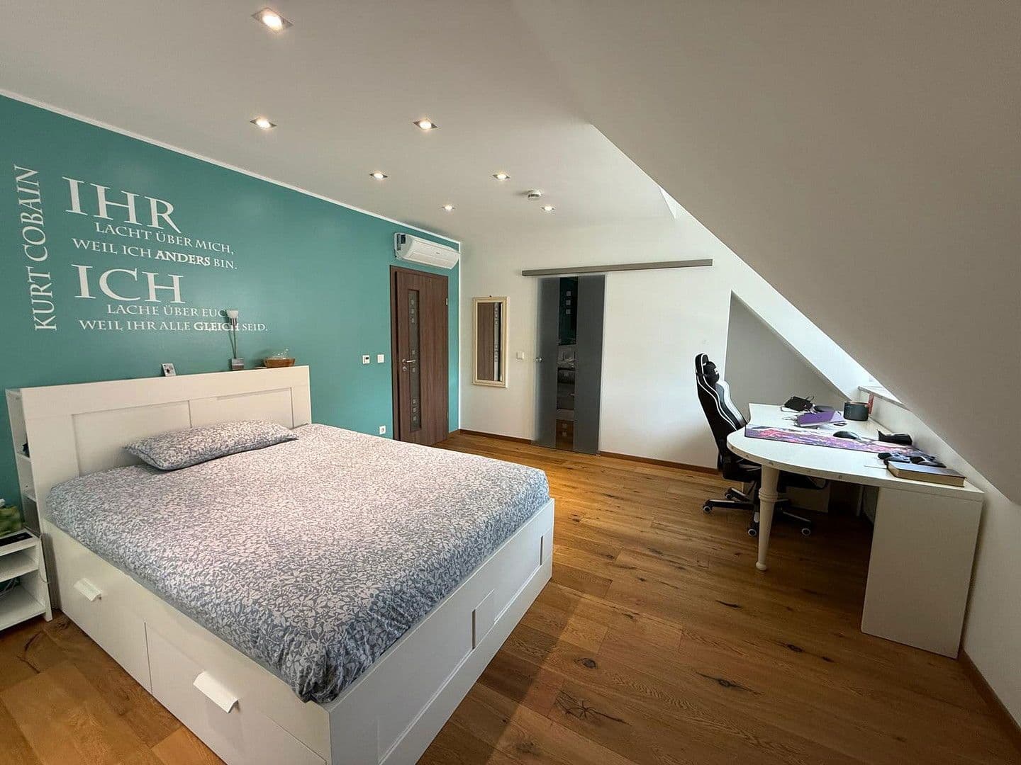 Predaj domu 263 m², pozemek 880 m², Schwabach, Bavorsko Predaj domu 263 m², pozemek 880 m², Schwabach, Bavorsko