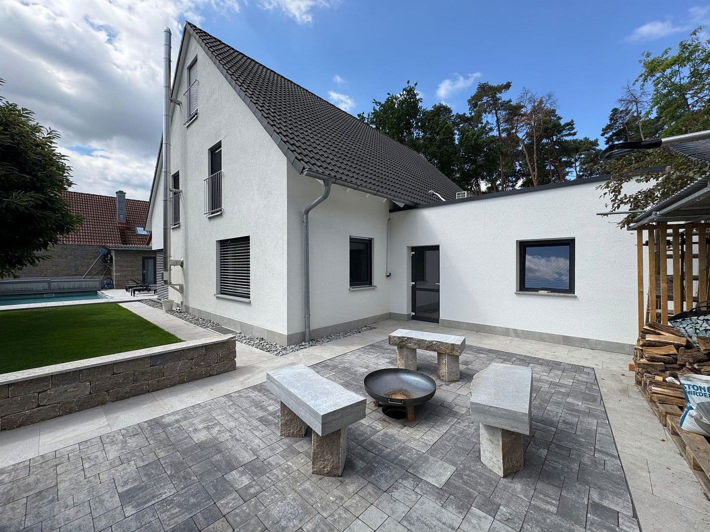 Predaj domu 263 m², pozemek 880 m², Schwabach, Bavorsko Predaj domu 263 m², pozemek 880 m², Schwabach, Bavorsko