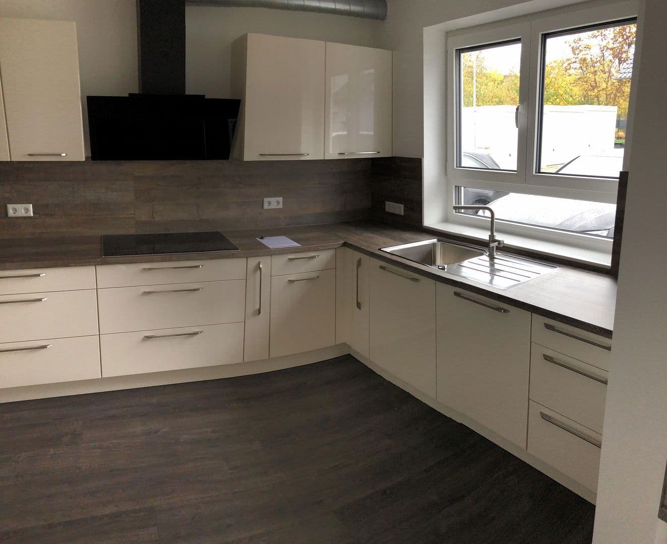 Prenájom domu 145 m², pozemek 142 m², Albert-Schweitzer-Straße 23e, Grünstadt, Porýnie-Falcko Prenájom domu 145 m², pozemek 142 m², Albert-Schweitzer-Straße 23e, Grünstadt, Porýnie-Falcko