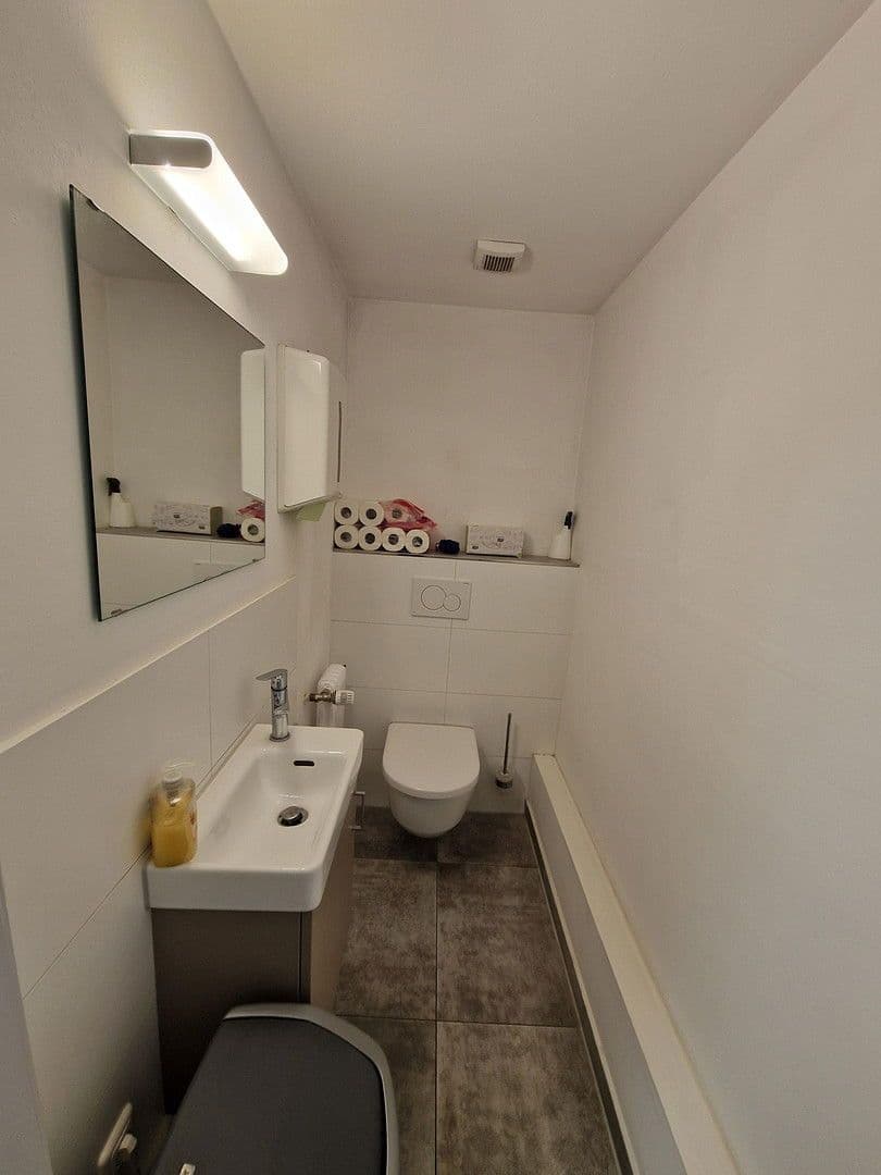 Predaj nebytového priestoru 1.213 m², Schleifweg 1b, Uttenreuth, Bavorsko Predaj nebytového priestoru 1.213 m², Schleifweg 1b, Uttenreuth, Bavorsko