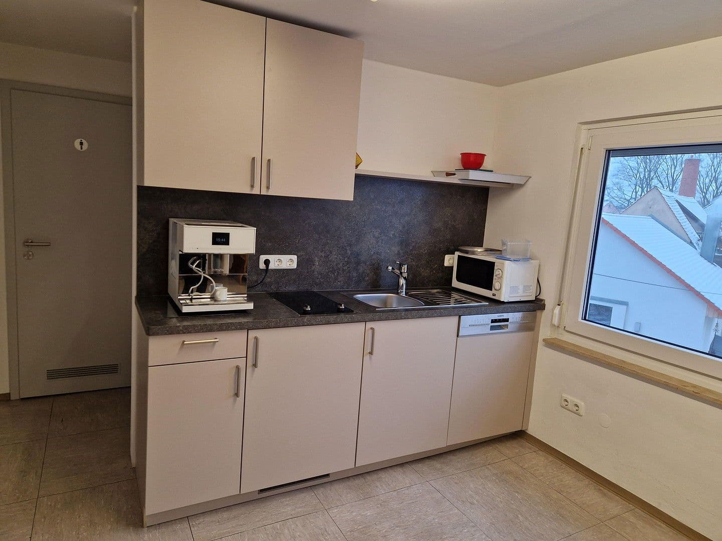 Predaj nebytového priestoru 1.213 m², Schleifweg 1b, Uttenreuth, Bavorsko Predaj nebytového priestoru 1.213 m², Schleifweg 1b, Uttenreuth, Bavorsko