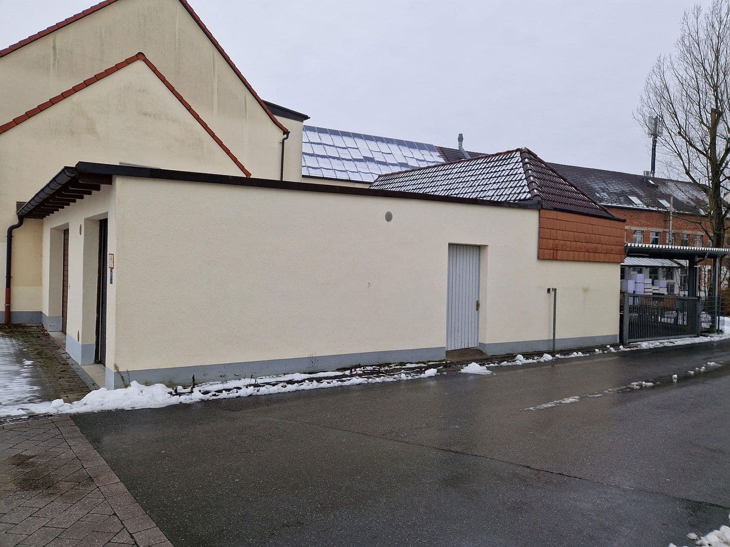 Predaj nebytového priestoru 1.213 m², Schleifweg 1b, Uttenreuth, Bavorsko Predaj nebytového priestoru 1.213 m², Schleifweg 1b, Uttenreuth, Bavorsko