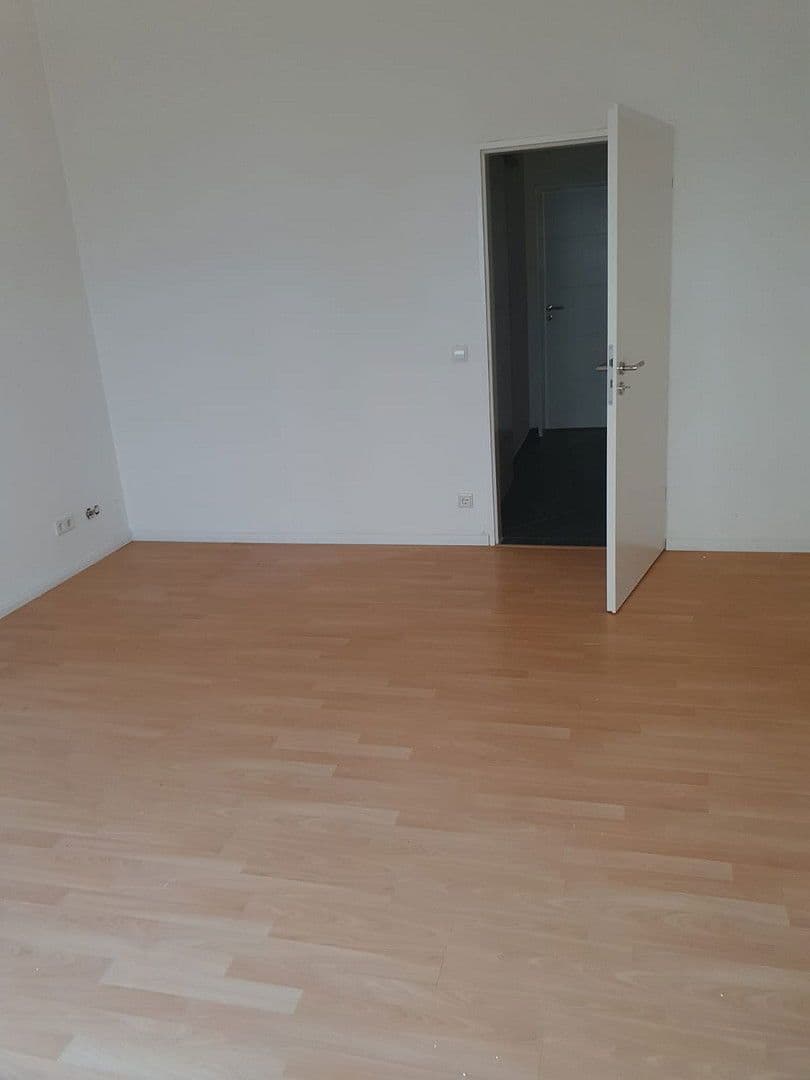 Prenájom bytu 2-izbový 92 m², Rheinstr. 16, Krefeld, Severné Porýnie - Westfálsko Prenájom bytu 2-izbový 92 m², Rheinstr. 16, Krefeld, Severné Porýnie - Westfálsko