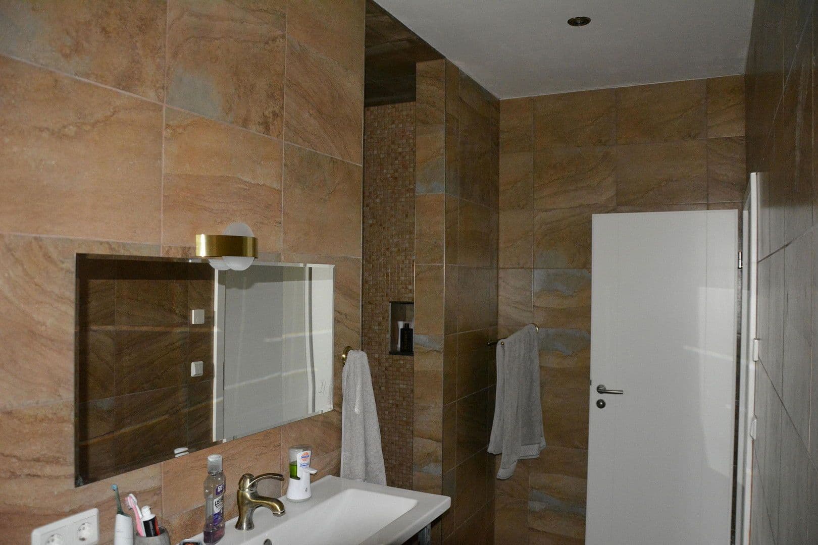 Predaj domu 368 m², pozemek 2.818 m², Borkwalde, Brandenbursko Predaj domu 368 m², pozemek 2.818 m², Borkwalde, Brandenbursko