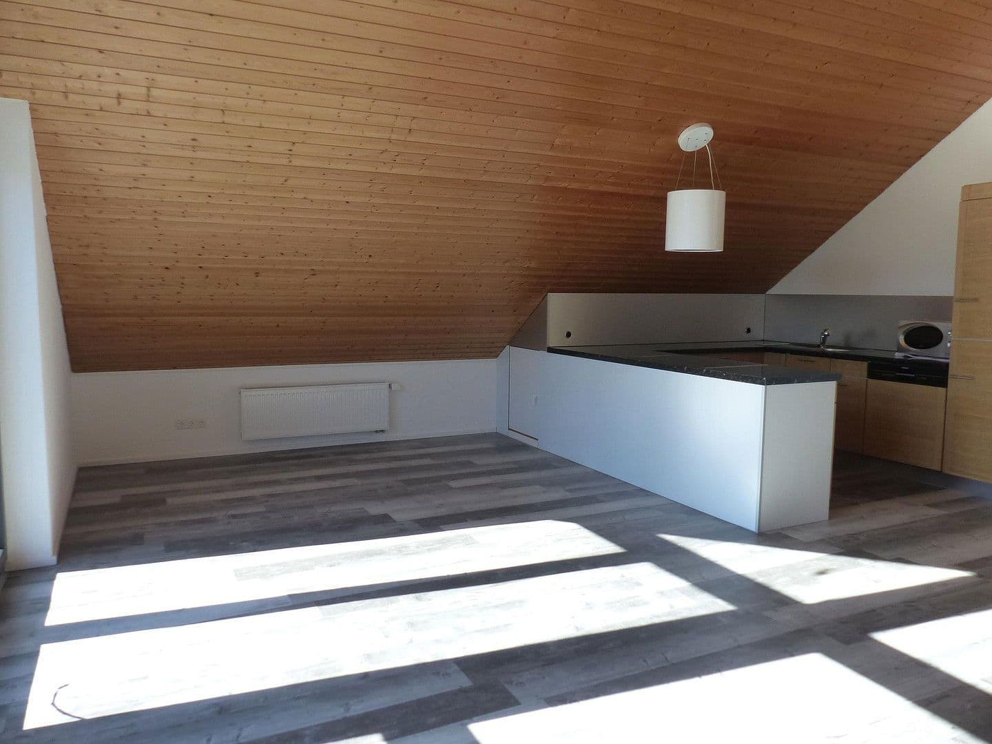 Prenájom bytu 3-izbový 60 m², Albstadt, Bádensko-Wurttembersko Prenájom bytu 3-izbový 60 m², Albstadt, Bádensko-Wurttembersko