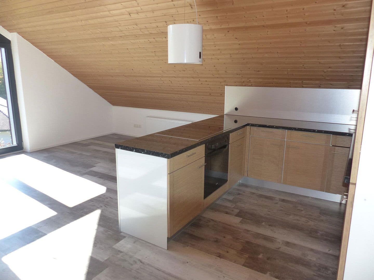 Prenájom bytu 3-izbový 60 m², Albstadt, Bádensko-Wurttembersko Prenájom bytu 3-izbový 60 m², Albstadt, Bádensko-Wurttembersko