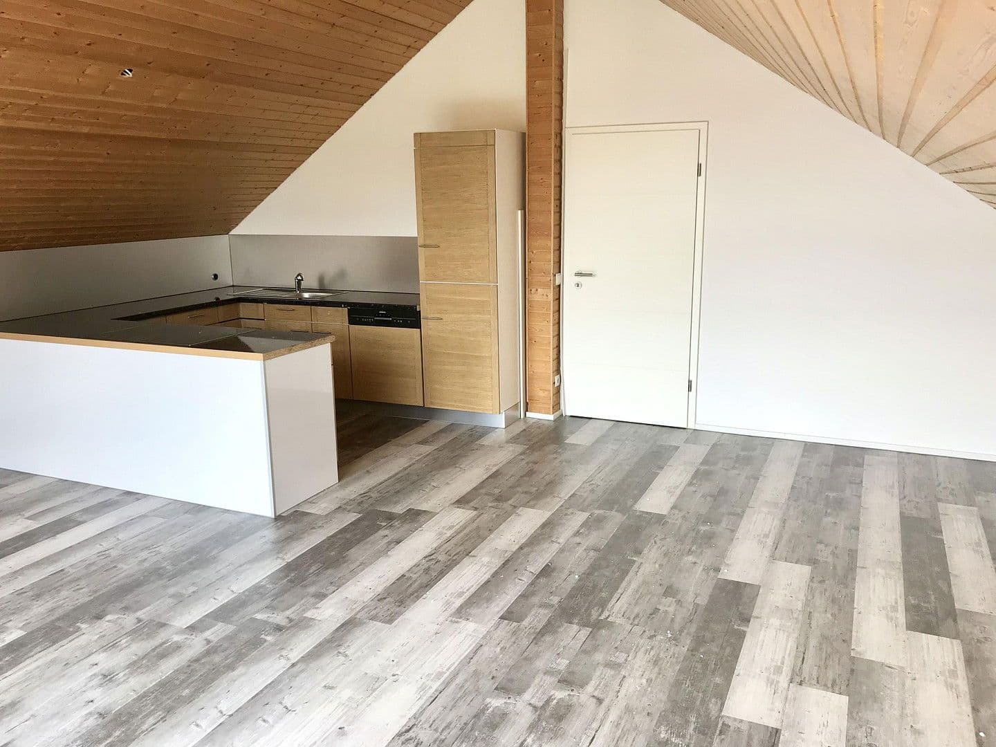 Prenájom bytu 3-izbový 60 m², Albstadt, Bádensko-Wurttembersko Prenájom bytu 3-izbový 60 m², Albstadt, Bádensko-Wurttembersko