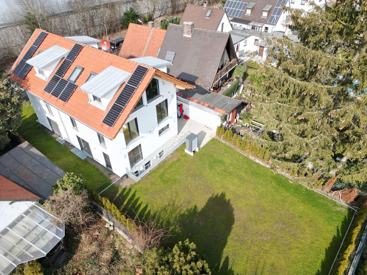 Predaj domu 133 m², pozemek 382 m², München, Bavorsko Predaj domu 133 m², pozemek 382 m², München, Bavorsko