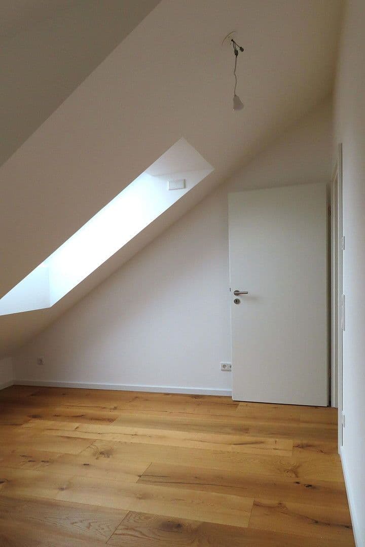 Predaj domu 133 m², pozemek 382 m², München, Bavorsko Predaj domu 133 m², pozemek 382 m², München, Bavorsko