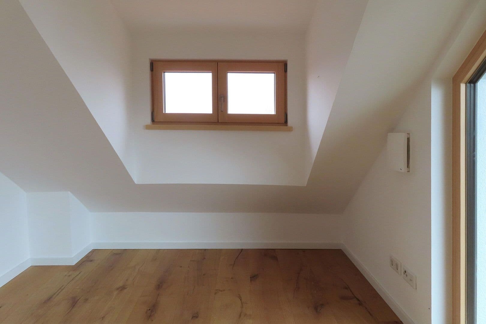 Predaj domu 133 m², pozemek 382 m², München, Bavorsko Predaj domu 133 m², pozemek 382 m², München, Bavorsko