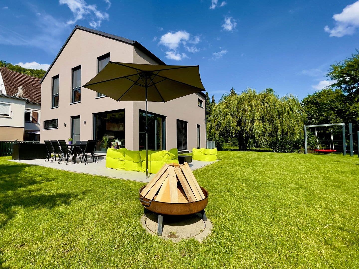 Predaj domu 163 m², pozemek 485 m², Waldshut-Tiengen, Bádensko-Wurttembersko Predaj domu 163 m², pozemek 485 m², Waldshut-Tiengen, Bádensko-Wurttembersko