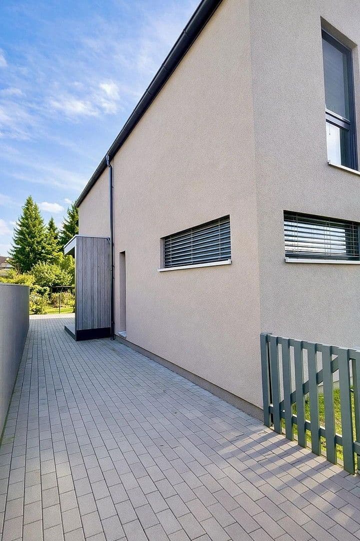 Predaj domu 163 m², pozemek 485 m², Waldshut-Tiengen, Bádensko-Wurttembersko Predaj domu 163 m², pozemek 485 m², Waldshut-Tiengen, Bádensko-Wurttembersko