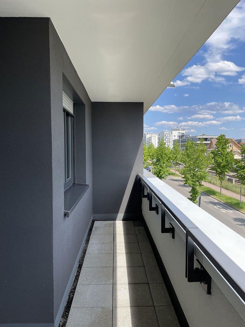 Prenájom bytu 3-izbový 89 m², Stuttgart, Bádensko-Wurttembersko Prenájom bytu 3-izbový 89 m², Stuttgart, Bádensko-Wurttembersko