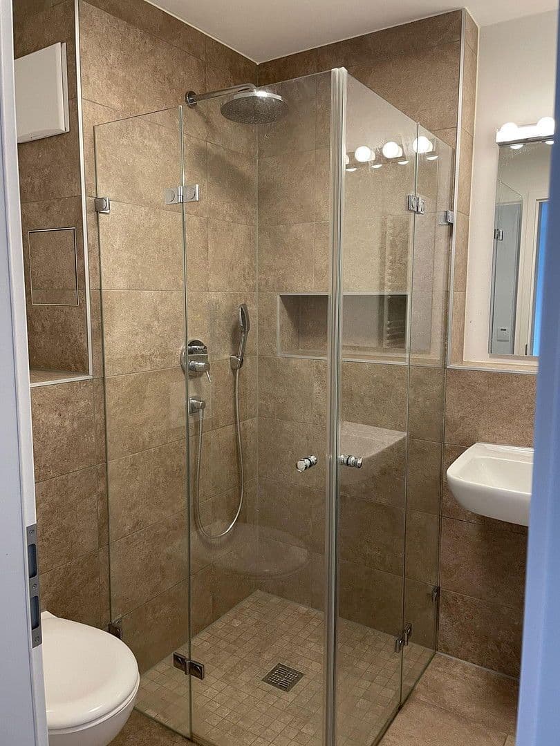 Prenájom bytu 3-izbový 89 m², Stuttgart, Bádensko-Wurttembersko Prenájom bytu 3-izbový 89 m², Stuttgart, Bádensko-Wurttembersko